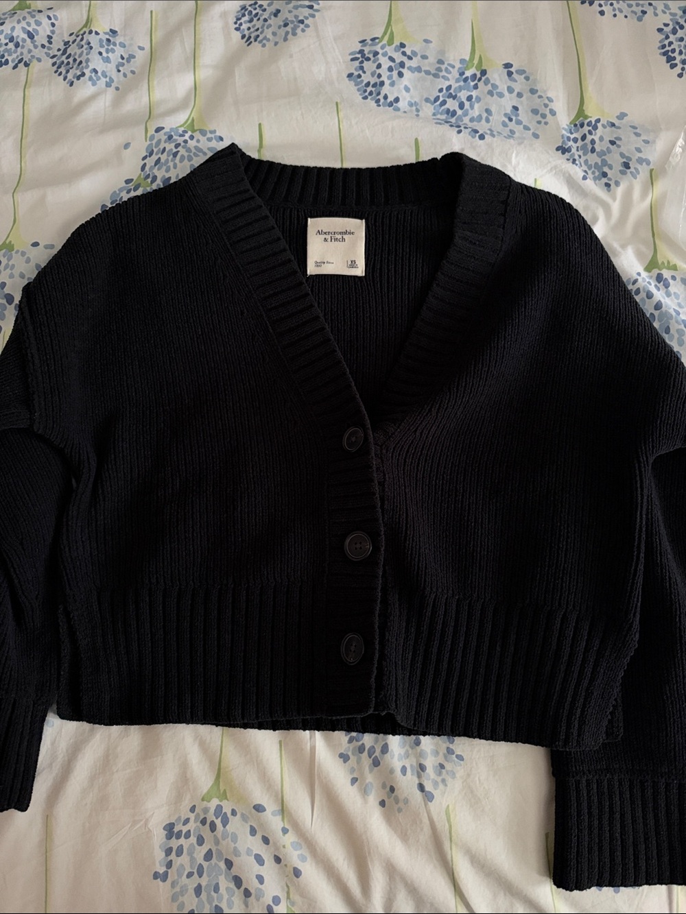 Abercrombie & Fitch Black Ribbed V-Neck Cardigan - Picture 2 of 2